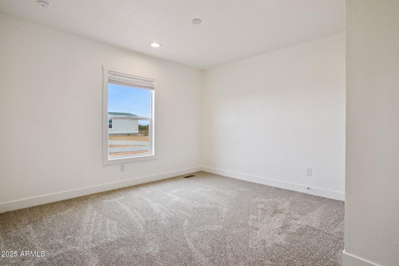 27-web-or-mls-23117-w-duane-ln