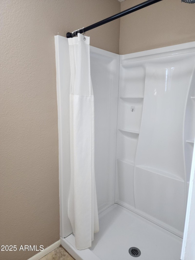 Masster bedroom bath 4