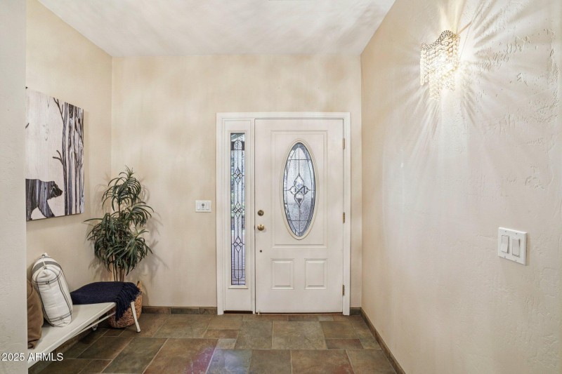 8-web-or-mls-Bonnie Brae Dr-S0811-008