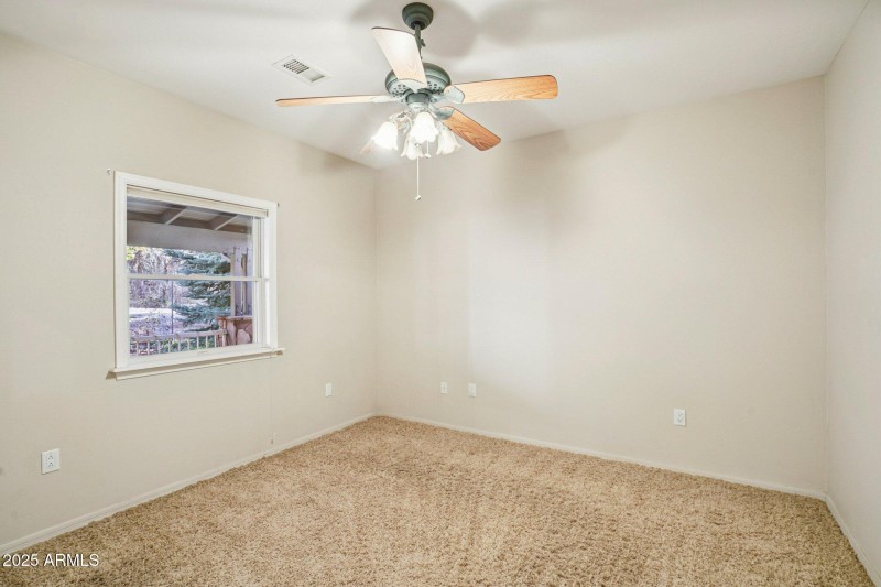 39-web-or-mls-Bonnie Brae Dr-S0811-039