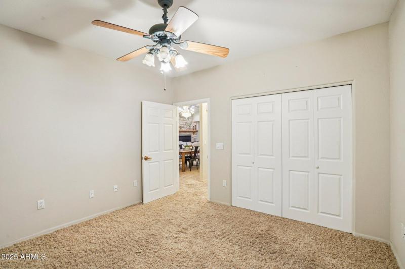 40-web-or-mls-Bonnie Brae Dr-S0811-040