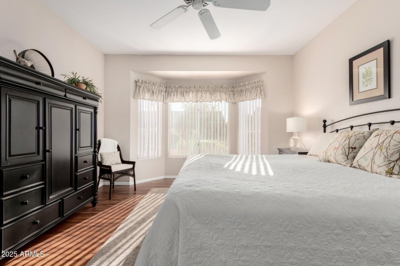 23 - Wood Laminate Floor with Rug