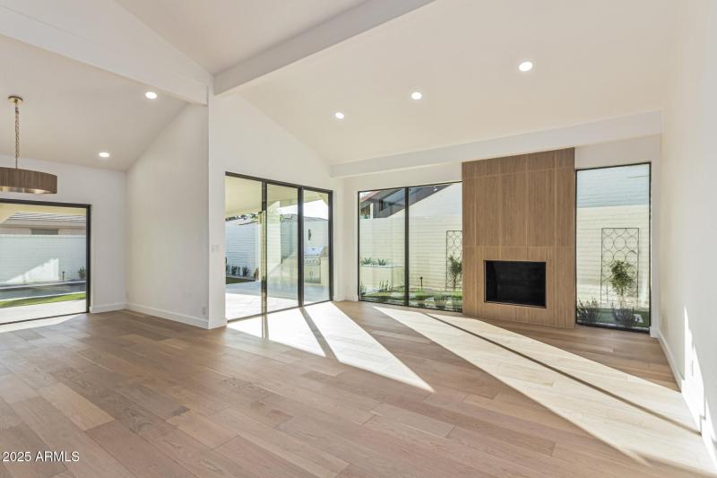 Krall #6 Living dining combo