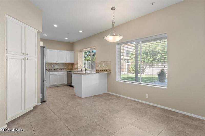 15-Dining and Kitchen