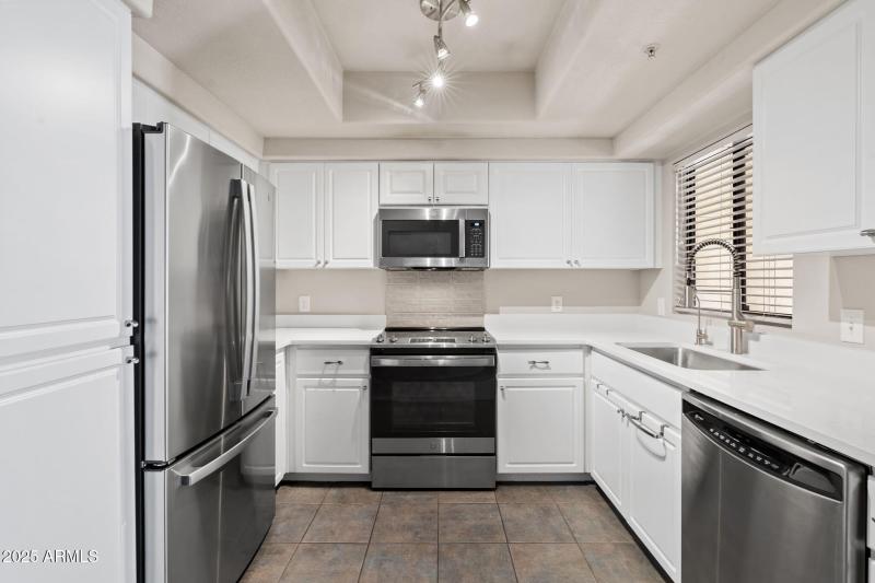 Kitchen w/ Stainless Appliances