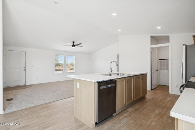 7-web-or-mls-663-n-ralston-rd