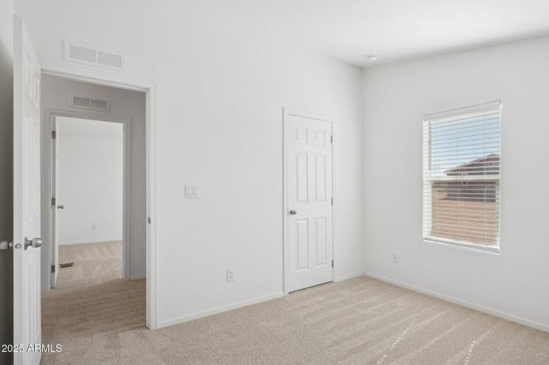 25-web-or-mls-663-n-ralston-rd