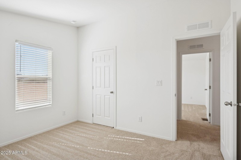 27-web-or-mls-663-n-ralston-rd