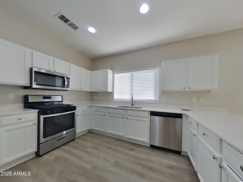 5_pc_SuykswJEah_4SiWD7N432_layout_0