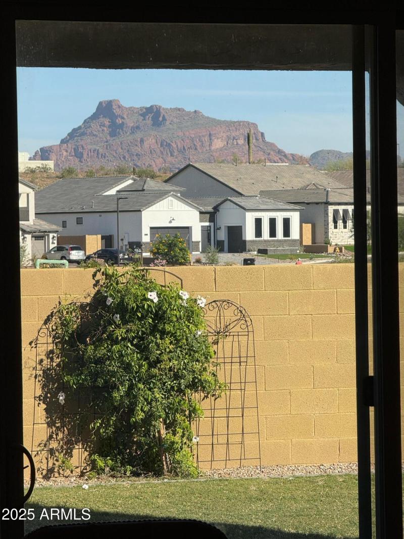 45921205-20F9-4AA3-B7D0-1F44577F7936