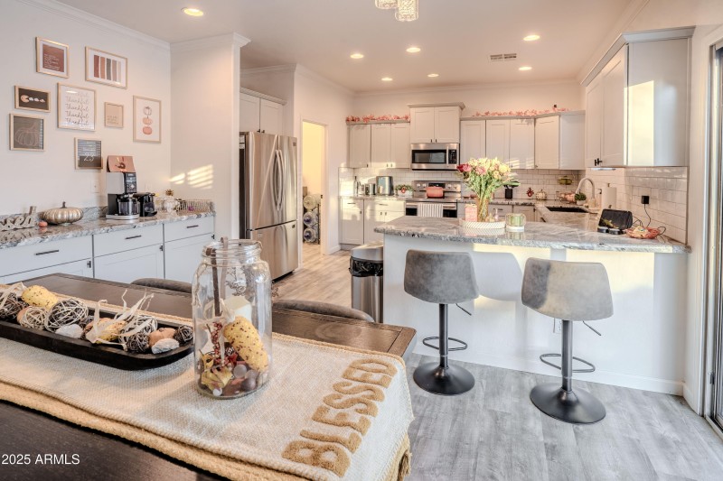 Dining & Kitchen Area