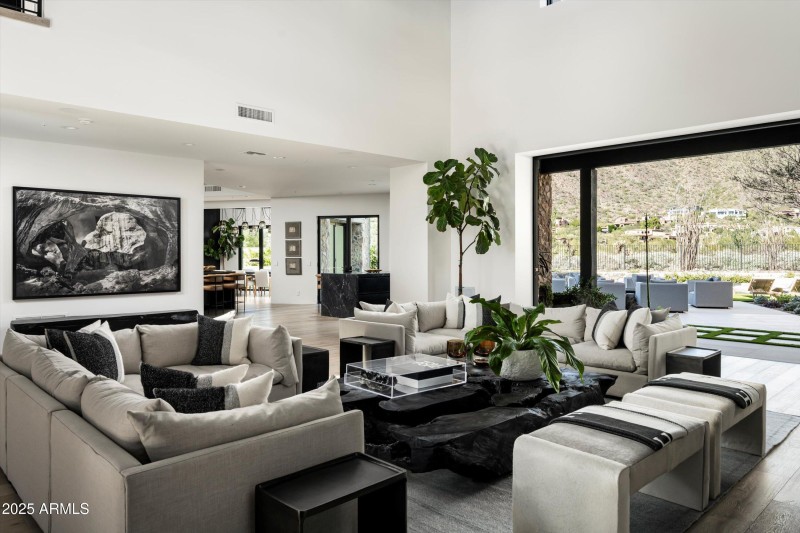 Great Room to Outdoors