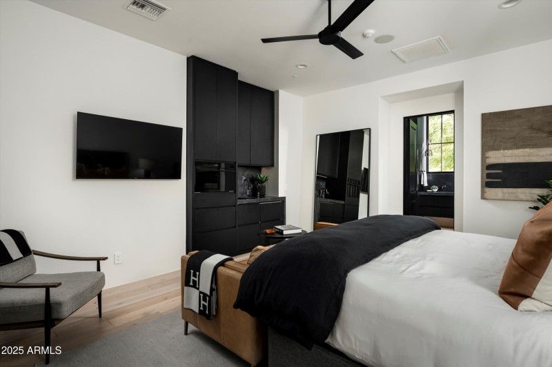 Guest House Kitchenette