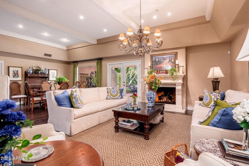 7486 E Mercer Ln - 09