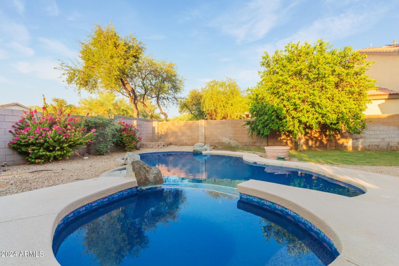 Private Backyard - VS