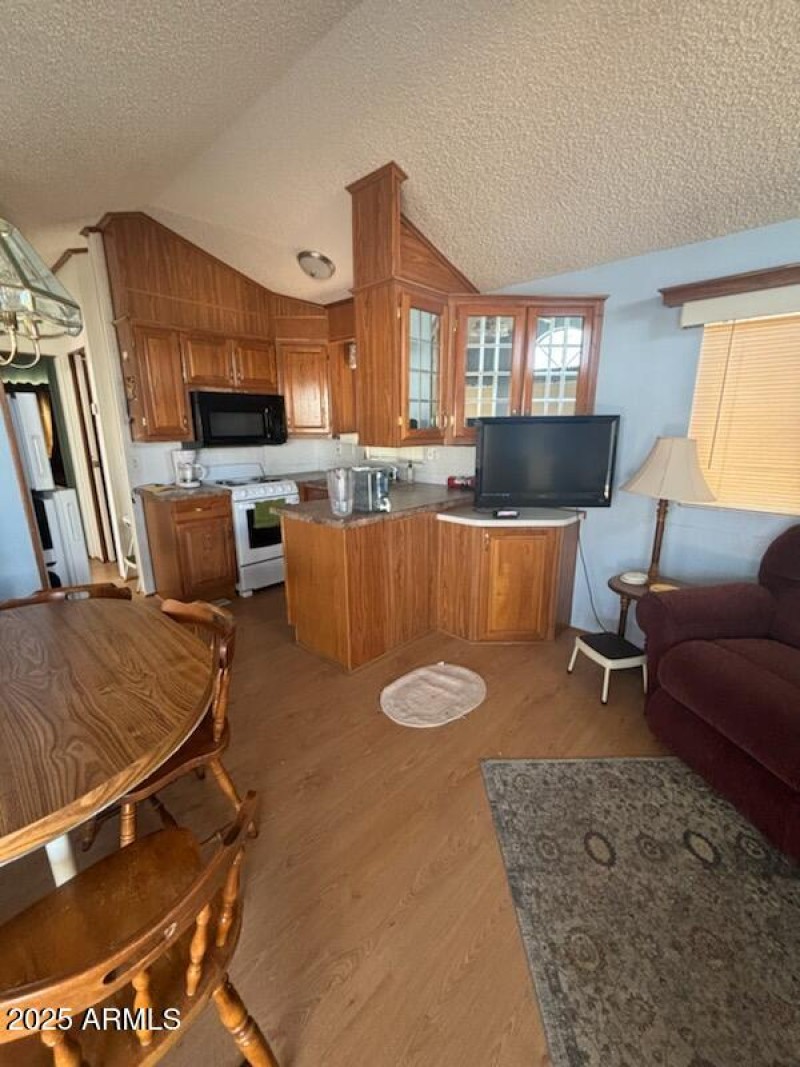 LIVING ROOM TO KITCHEN