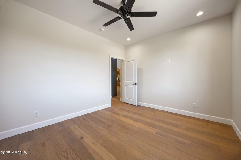 2268RoundaboutCir-HeberOvergaardAZ-24