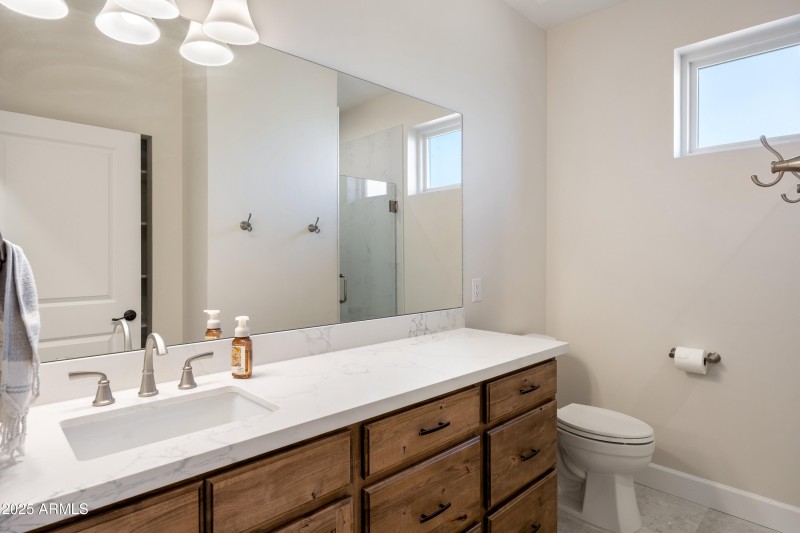 2268RoundaboutCir-HeberOvergaardAZ-27