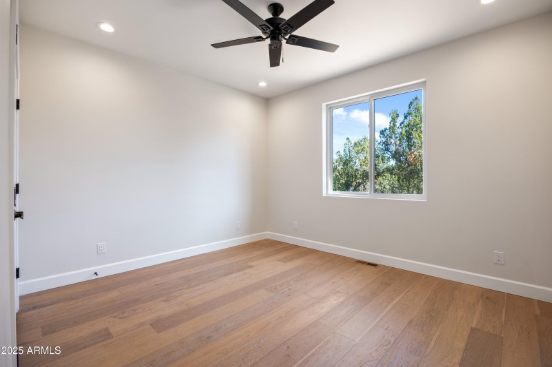 2268RoundaboutCir-HeberOvergaardAZ-28