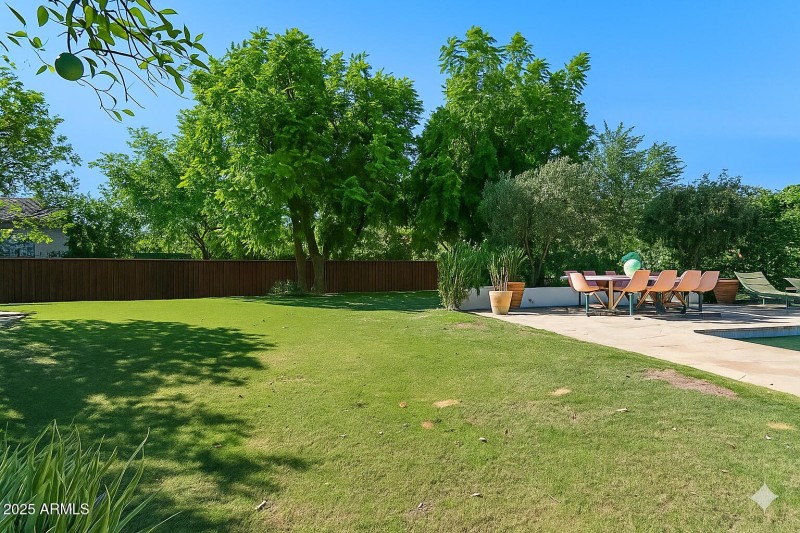 7005 E Jackrabbit 85253 - Wood privacy f