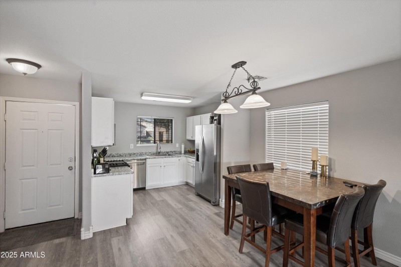 10-Dining to Kitchen