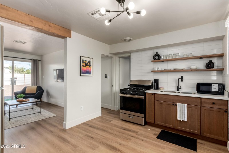 1 Bedroom Unit Kitchen