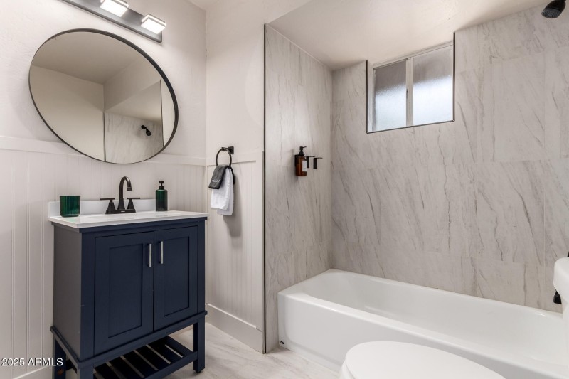 1 Bedroom Unit Bathroom