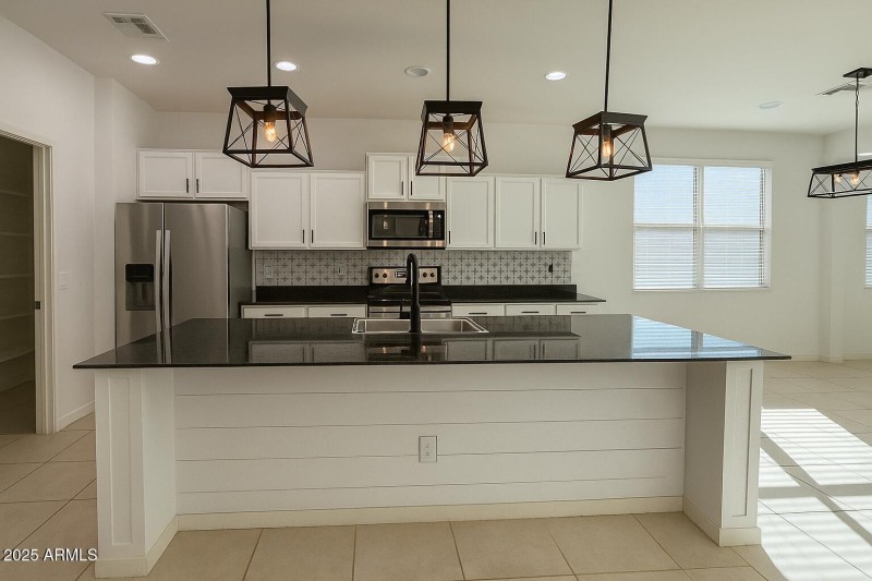 c1321419-62e5-4ed4-81df-f24a0b104a37