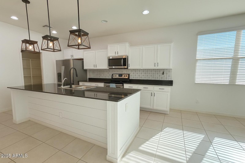 eddbfe16-b455-4523-af01-05b35ac9a676