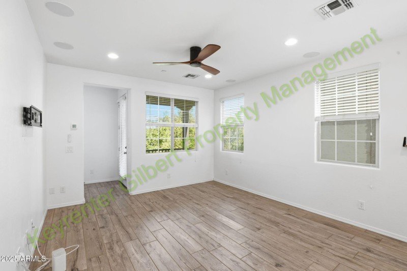 17-web-or-mls-4106 E Rolling Ridge Rd Qu