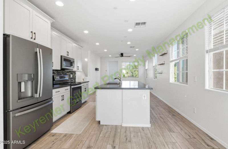 27-web-or-mls-4106 E Rolling Ridge Rd Qu