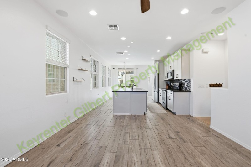 28-web-or-mls-4106 E Rolling Ridge Rd Qu