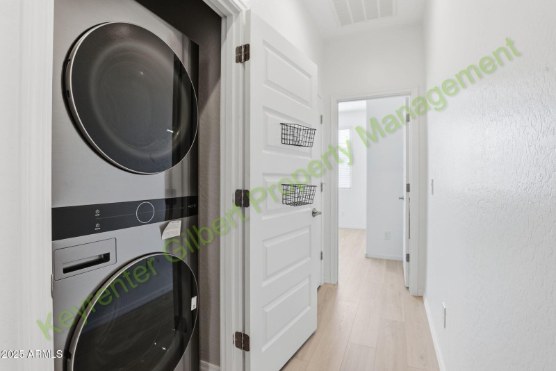 34-web-or-mls-4106 E Rolling Ridge Rd Qu