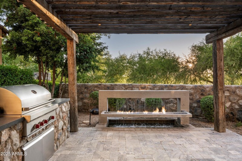 018_Covered Patio BBQ