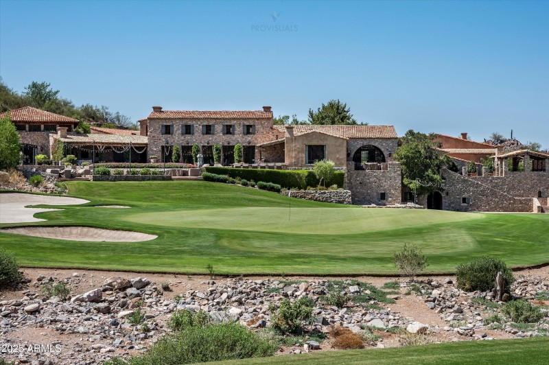 073_Clubhouse Golf Course