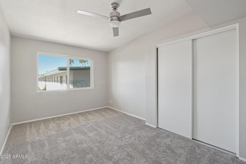 15-web-or-mls-N 20th St 201-S1011-015