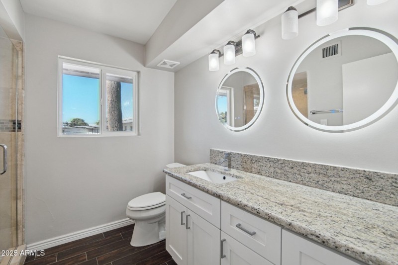 17-web-or-mls-N 20th St 201-S1011-017