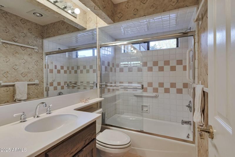 Guest Bath_Downstairs