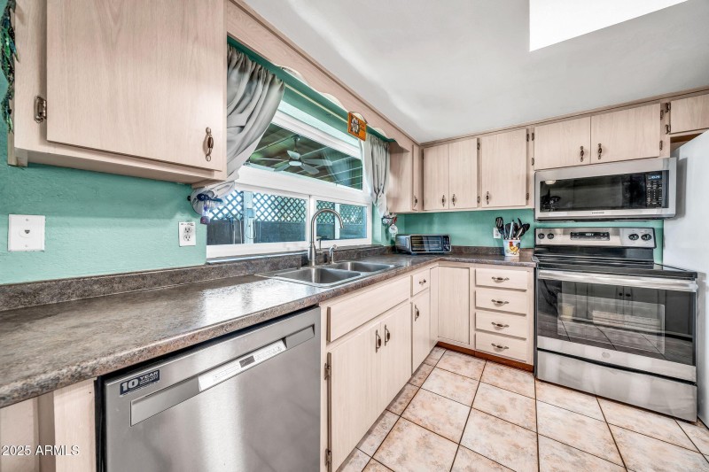 14403 N 181st Ave-13