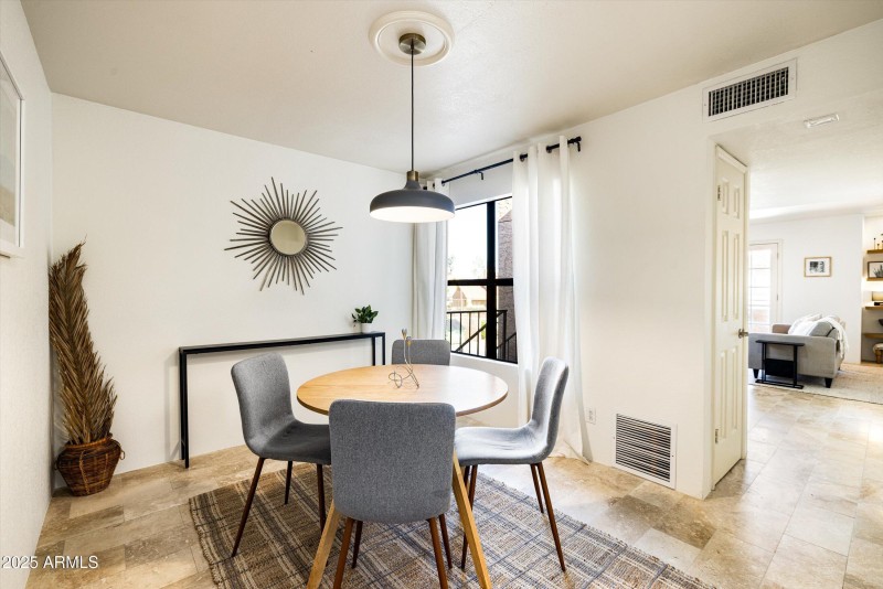 17-8787 E Mountain View Rd, #2040_17