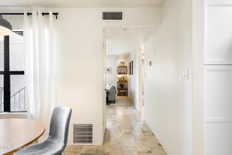 19-8787 E Mountain View Rd, #2040_19