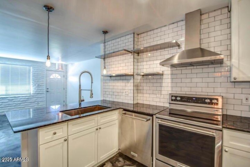 374536510_6956511021035455_3418172368844