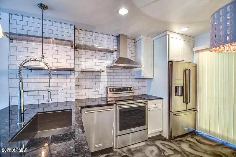 375688297_7093970680647617_2802063660760