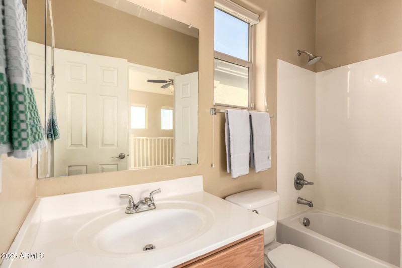 Upstairs Jack an Jill Bath