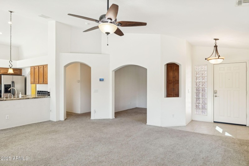 6-web-or-mls-42451-w-chisholm-dr