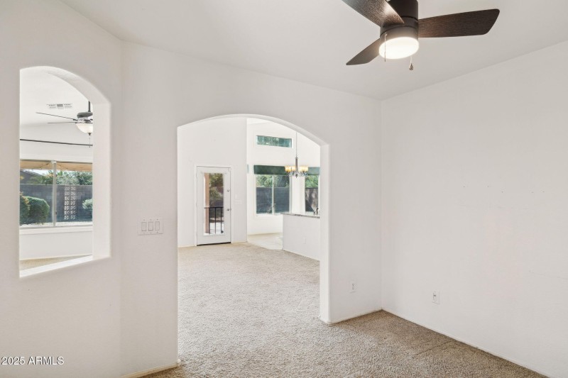 9-web-or-mls-42451-w-chisholm-dr