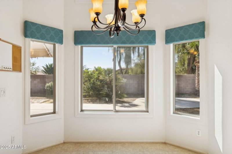 13-web-or-mls-42451-w-chisholm-dr