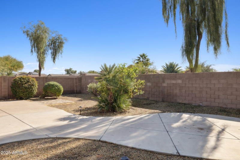 32-web-or-mls-42451-w-chisholm-dr