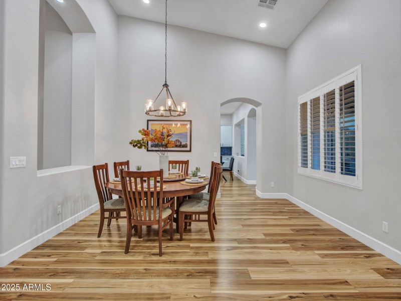 04-Living-&-Dining-room-(5)