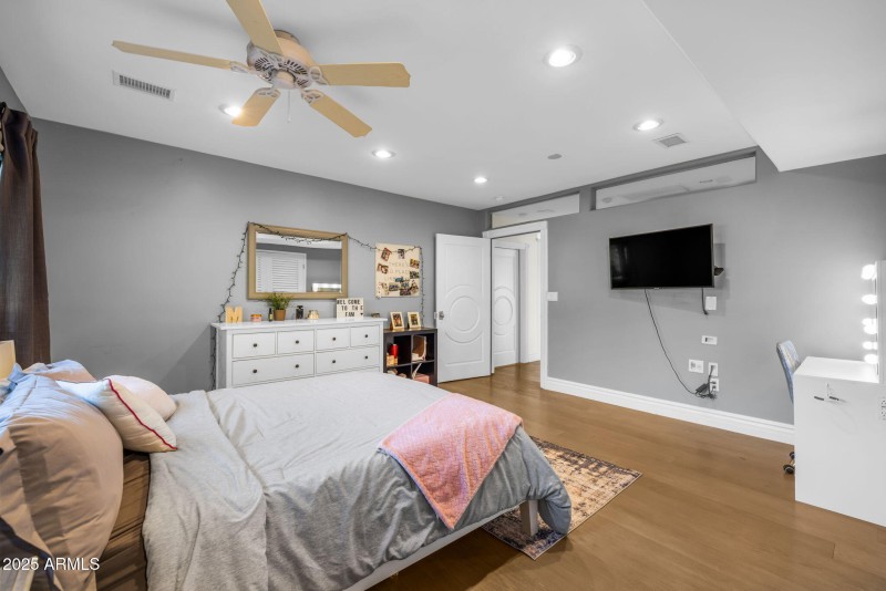 19-web-or-mls-896A3304